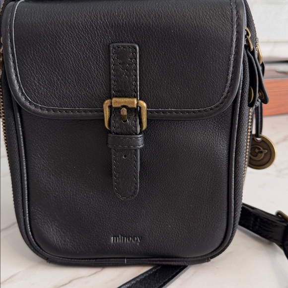 Minooy Black Leather Organizer Crossbody Bag Built-In Wallet Brass Hardware - Picture 3 of 14